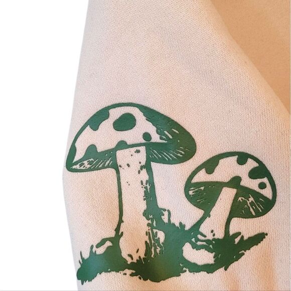 The Mayfair Group Women's Cream Growth Takes Time Mushroom Sweat Shorts Size XXL - Picture 5 of 8